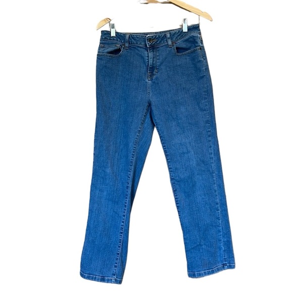 L.L. Bean Classic Fit Straight Leg Jeans 10 petite light wash with stretch. - Picture 1 of 12